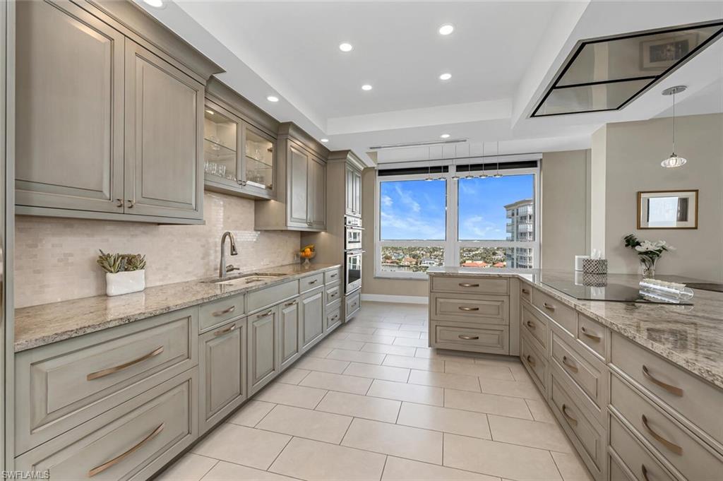 PARK PLAZA - Residential