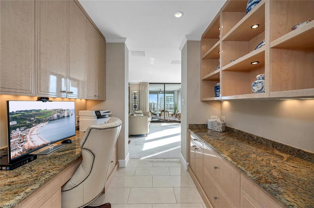 PARK PLAZA - Residential