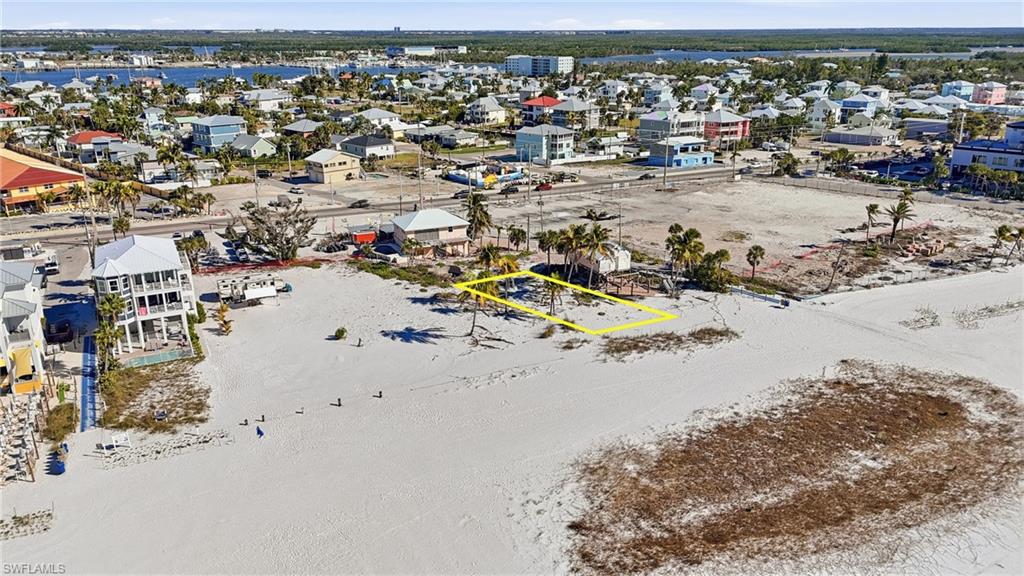 CRESCENT BEACH - Land