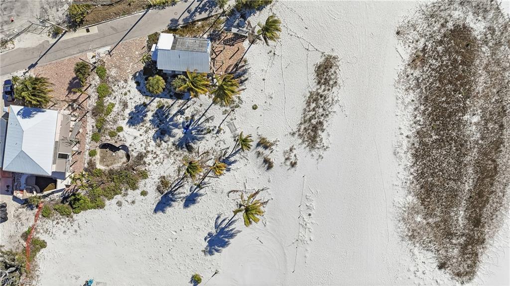 CRESCENT BEACH - Land