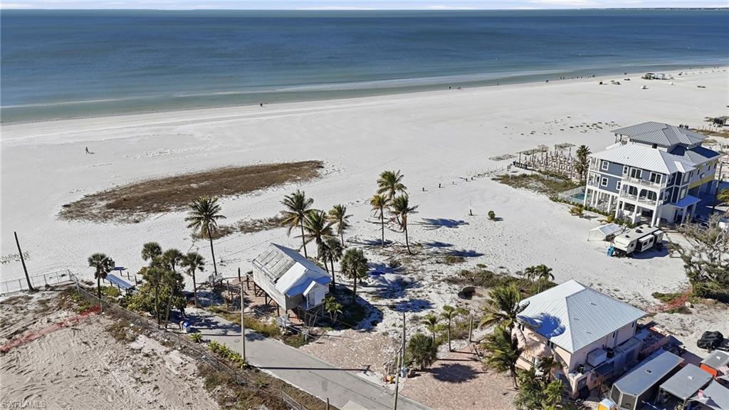 CRESCENT BEACH - Land