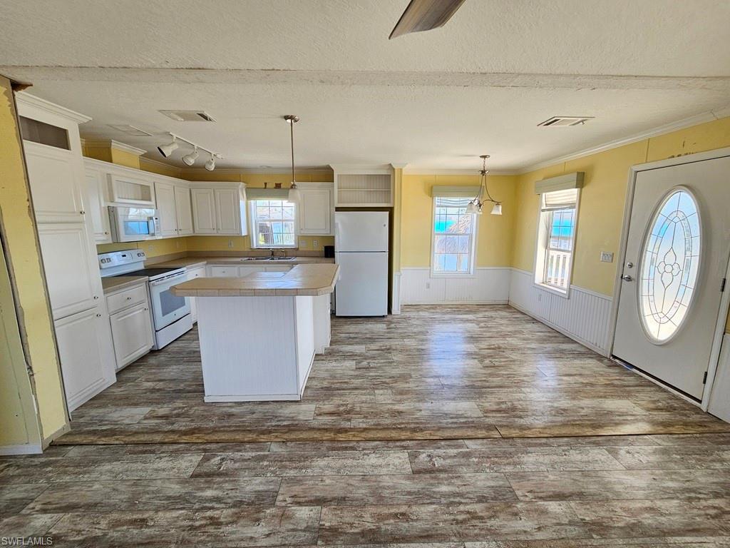 CHERRY ESTATES - Residential