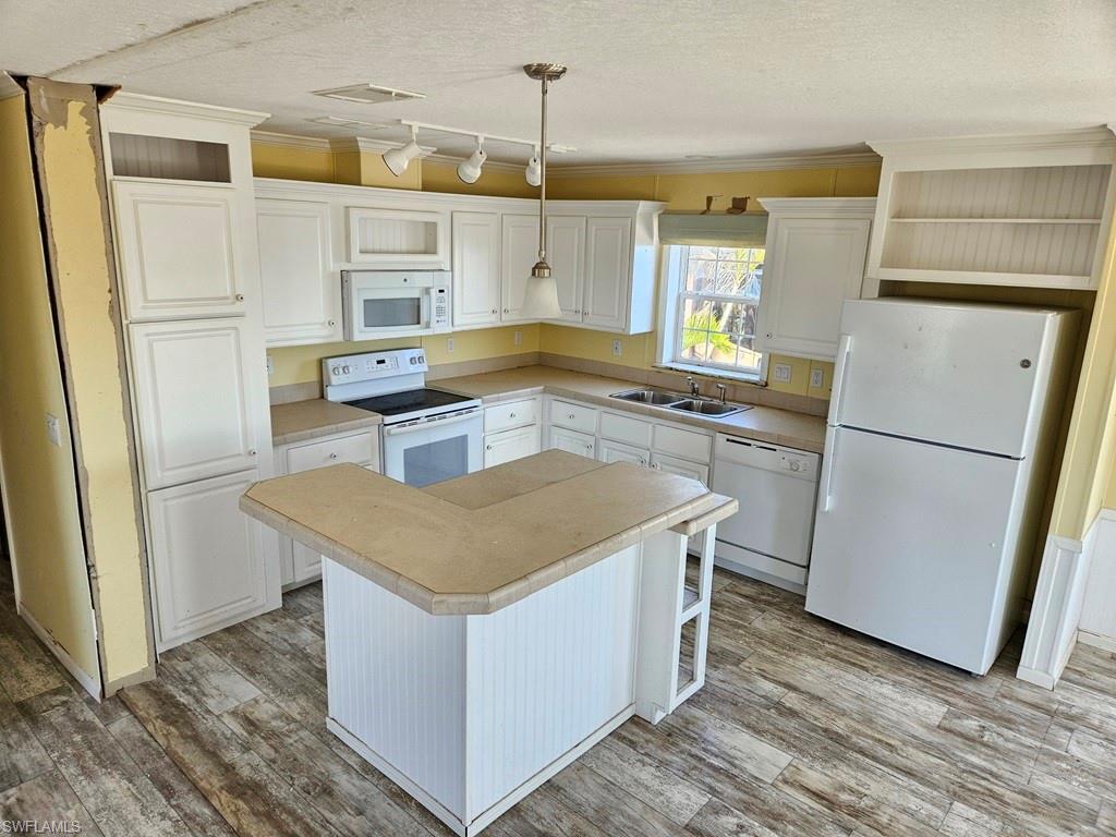 CHERRY ESTATES - Residential