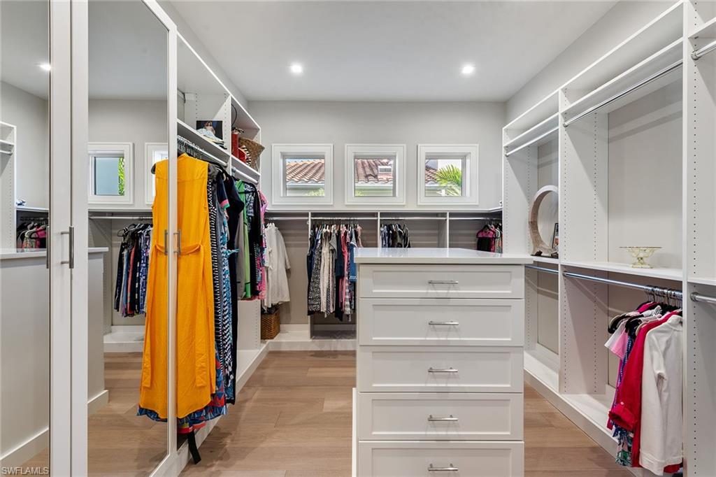 BAY COLONY SHORES - Residential