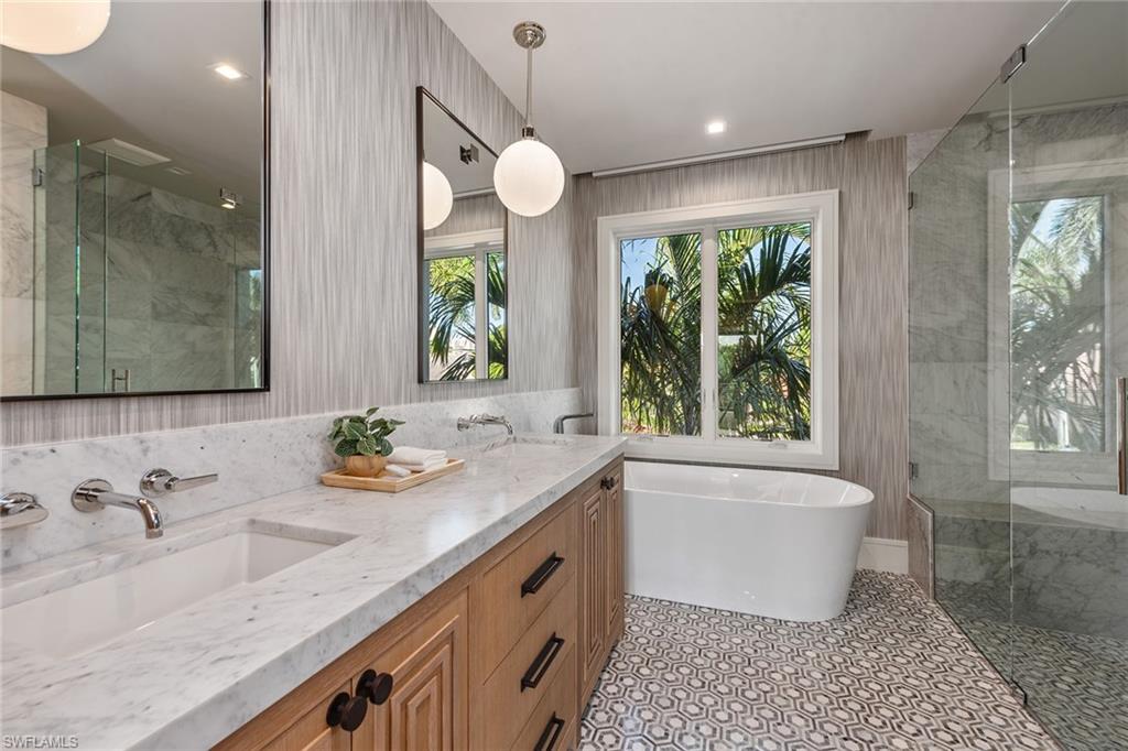 BAY COLONY SHORES - Residential