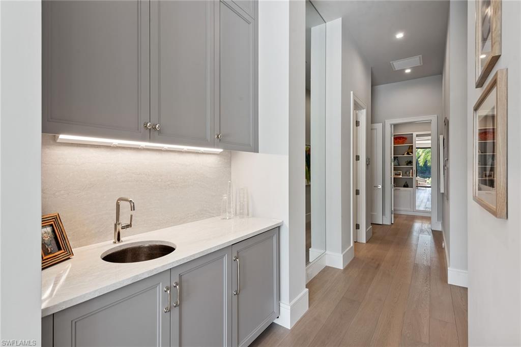 BAY COLONY SHORES - Residential