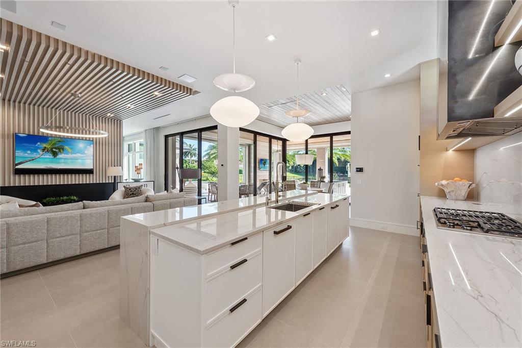 BAY COLONY SHORES - Residential