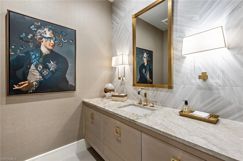 BAY COLONY SHORES - Residential