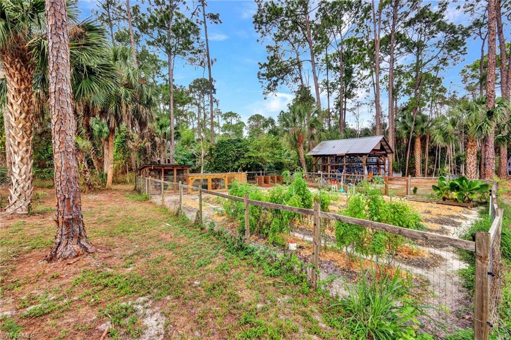 GOLDEN GATE ESTATES - Residential