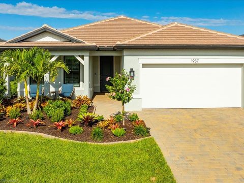 Photo of 1937 Don Benito WAY, NAPLES, FL 34120 (MLS # 225076134)