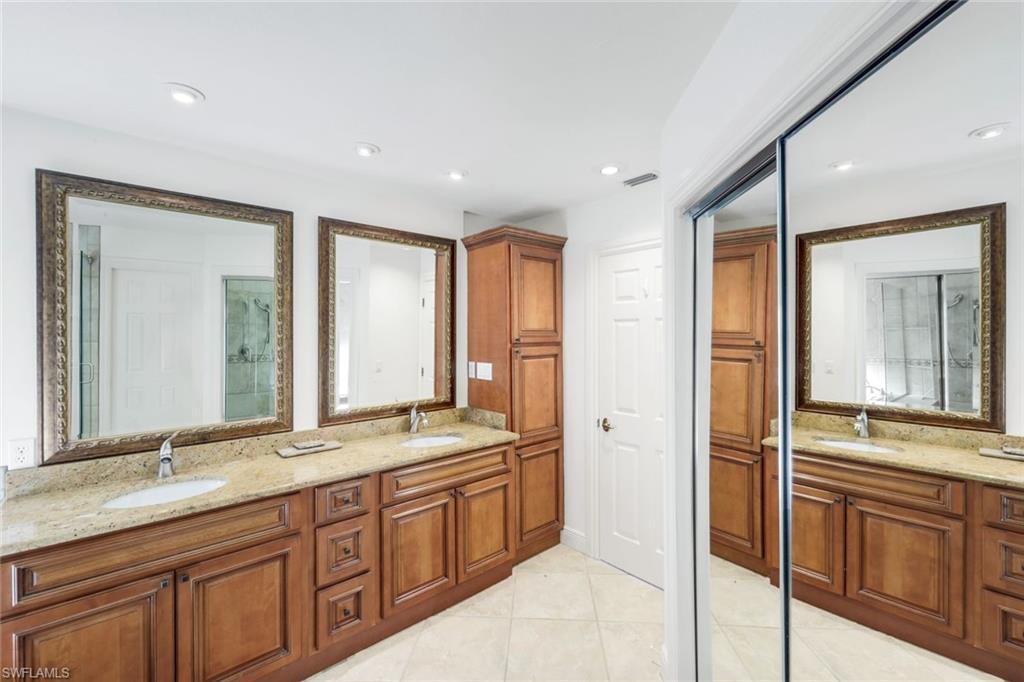 LAKESIDE GARDENS - Residential