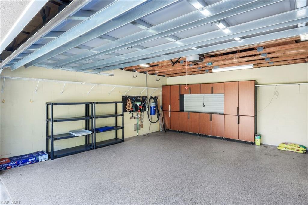 LAKESIDE GARDENS - Residential