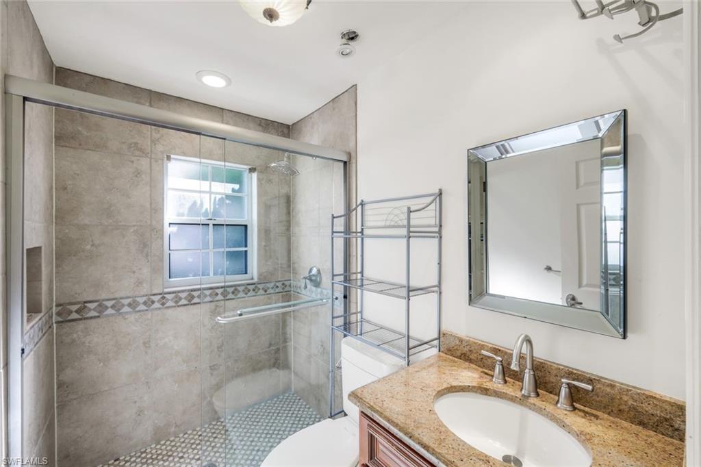 LAKESIDE GARDENS - Residential