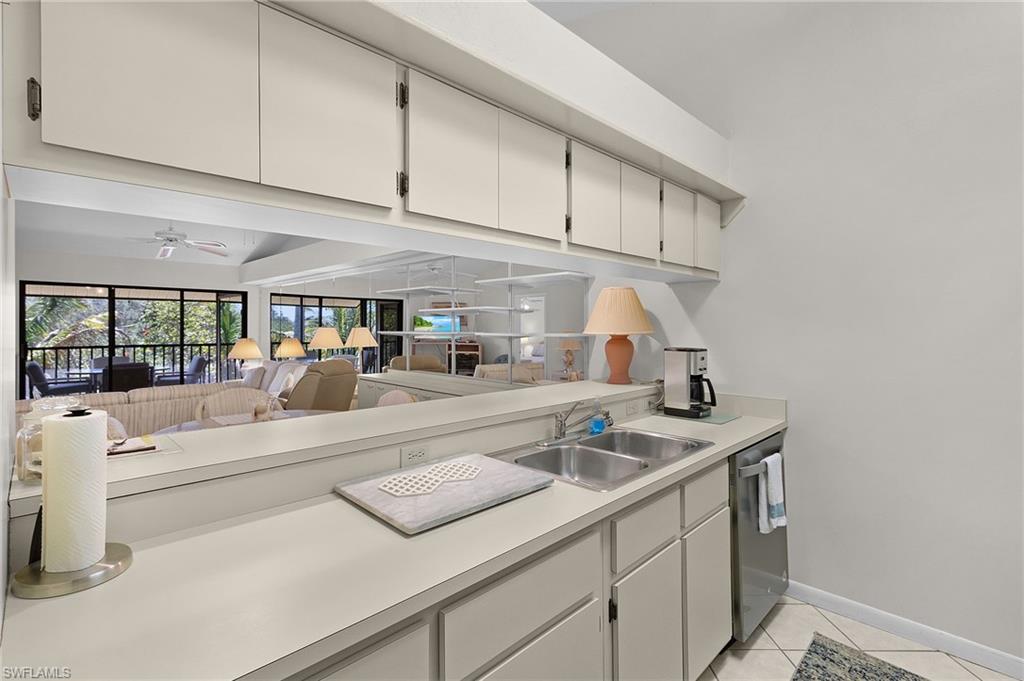 CAPTAINS HARBOR CONDO - Residential