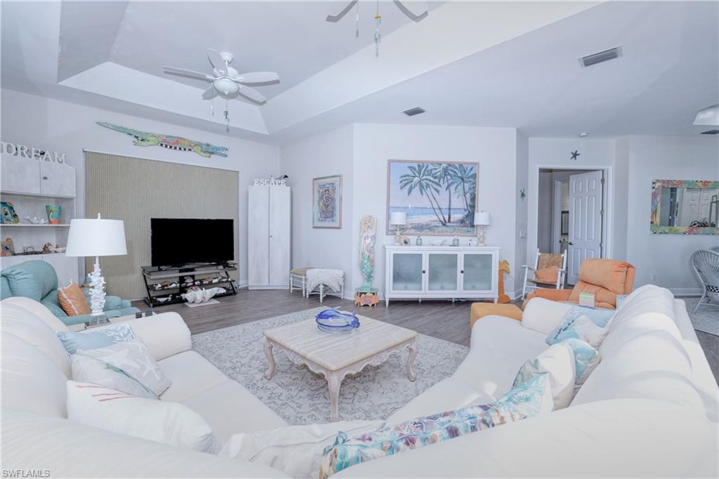 HARBOUR ISLE YACHT AND RACQUET CLUB CONDO - Residential