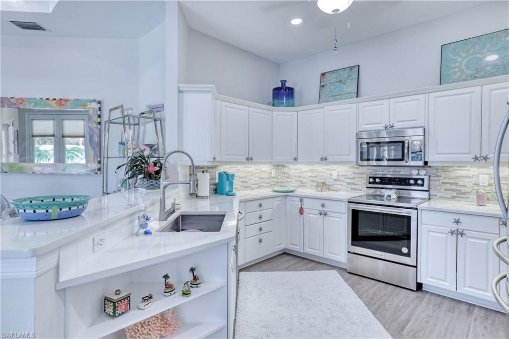 HARBOUR ISLE YACHT AND RACQUET CLUB CONDO - Residential