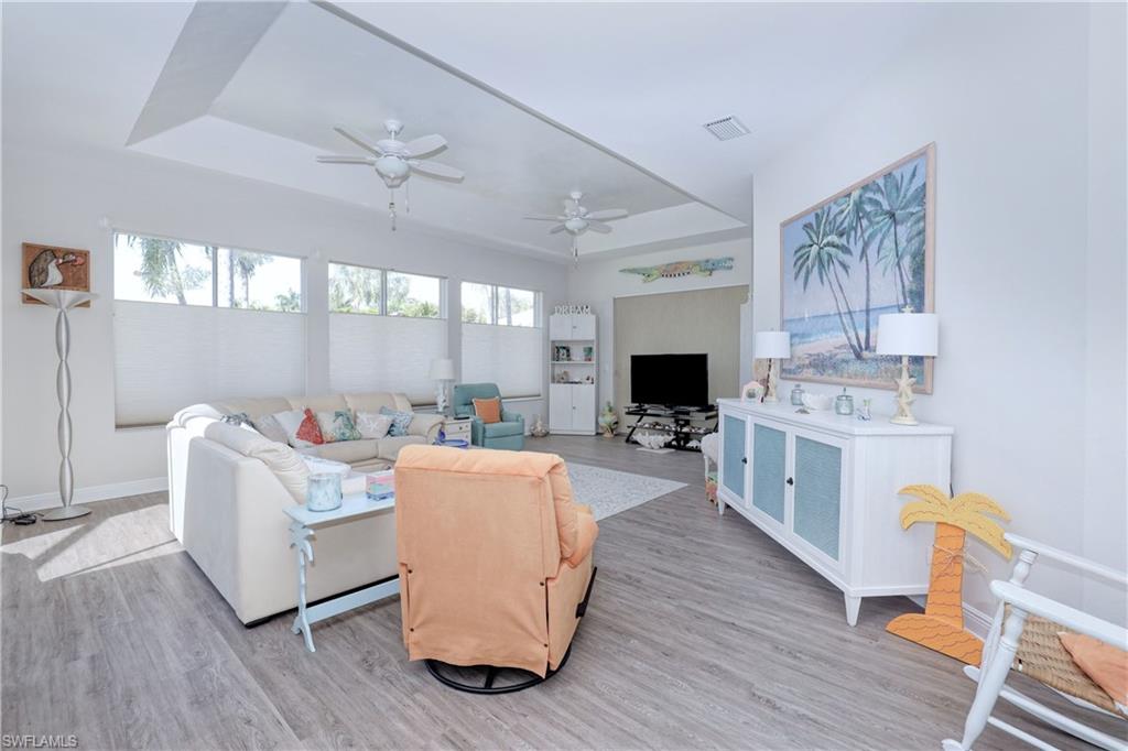 HARBOUR ISLE YACHT AND RACQUET CLUB CONDO - Residential