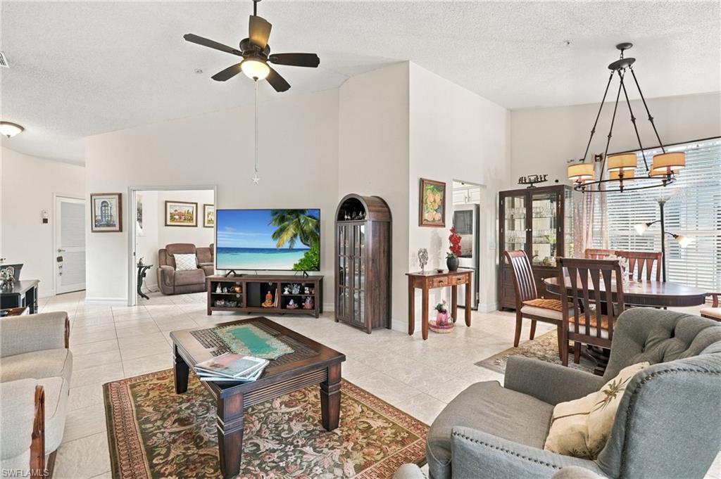 73 Silver Oaks CIR 10201