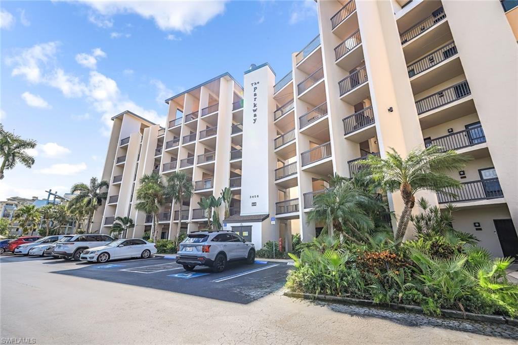 PARKWAY CONDO - Residential