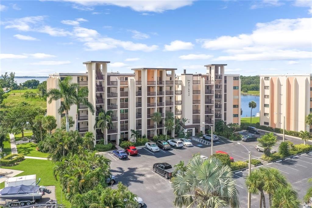 PARKWAY CONDO - Residential