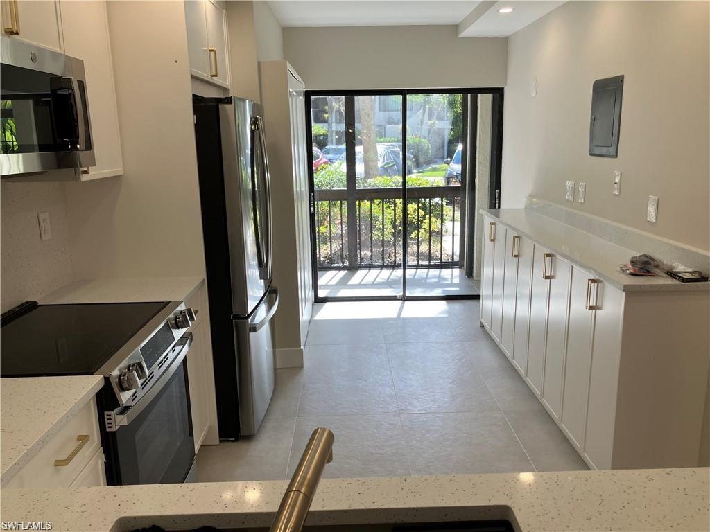 HAMPTONS AT KINGS LAKE - Residential