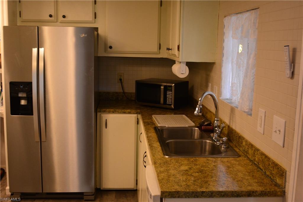 LEESURE VILLAGE - Residential