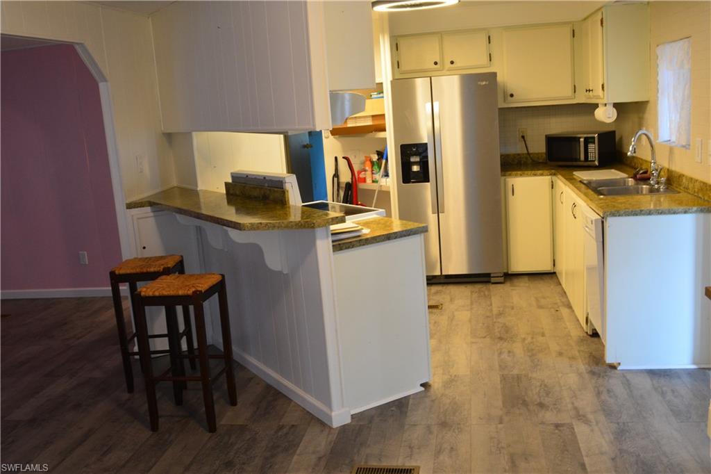 LEESURE VILLAGE - Residential