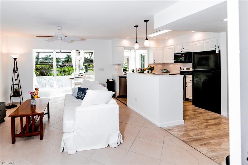 LAKEWOOD VILLAS - Residential