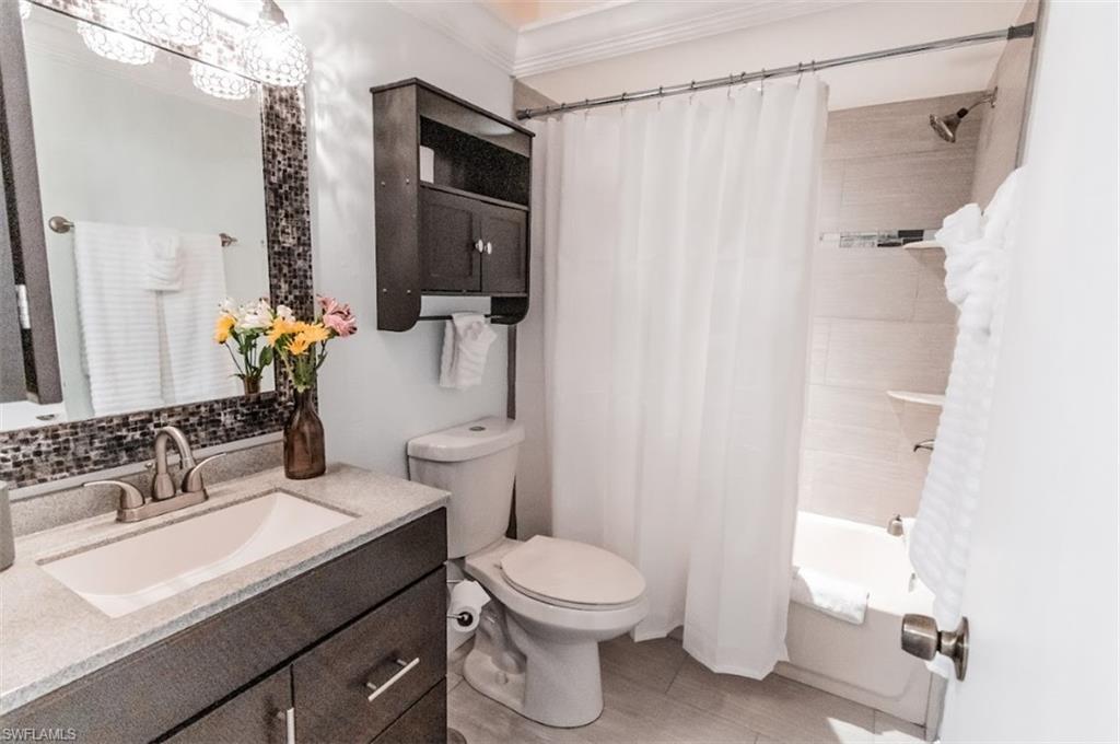 LAKEWOOD VILLAS - Residential