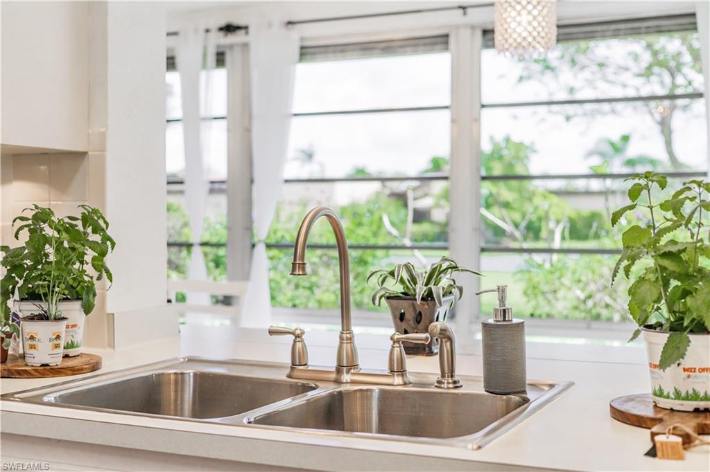 LAKEWOOD VILLAS - Residential