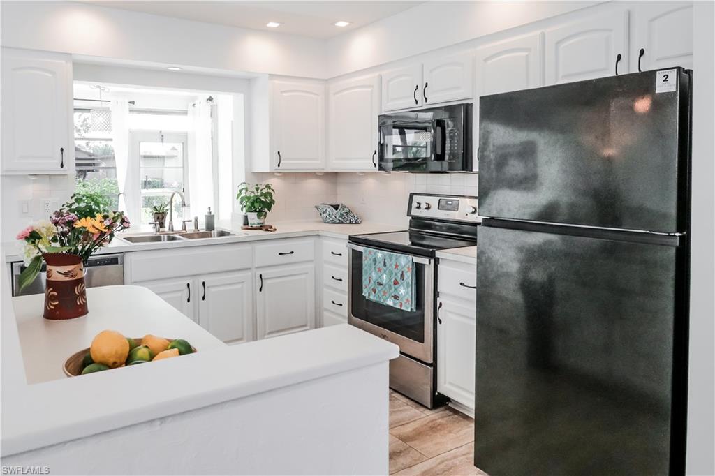 LAKEWOOD VILLAS - Residential