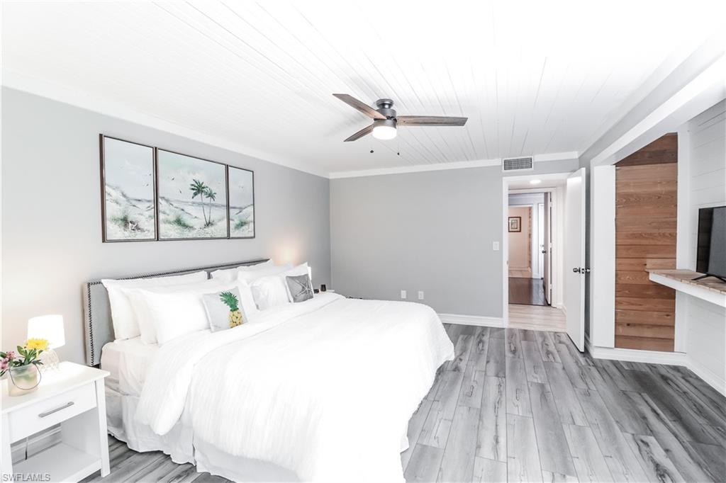 LAKEWOOD VILLAS - Residential