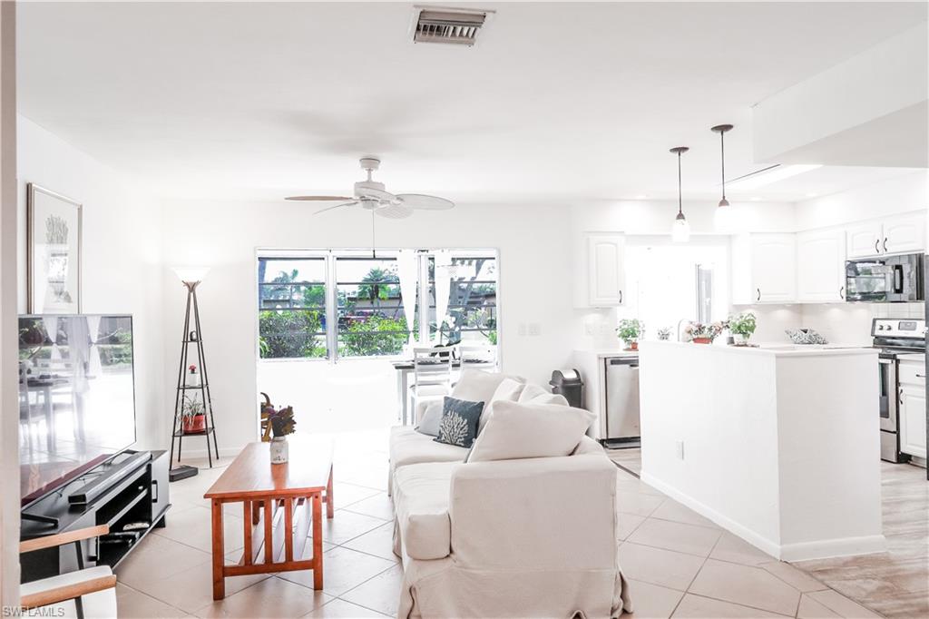 LAKEWOOD VILLAS - Residential