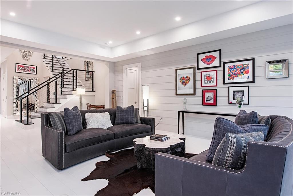 OLDE NAPLES - Residential