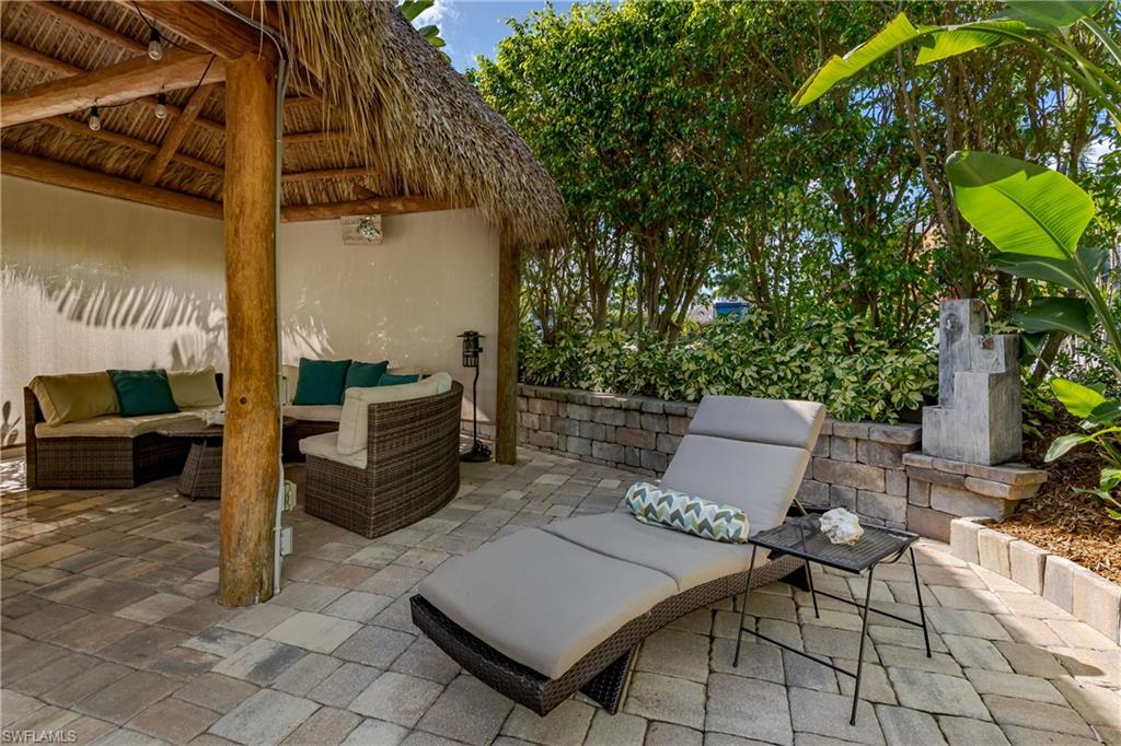 NAPLES MOTORCOACH RESORT - Land