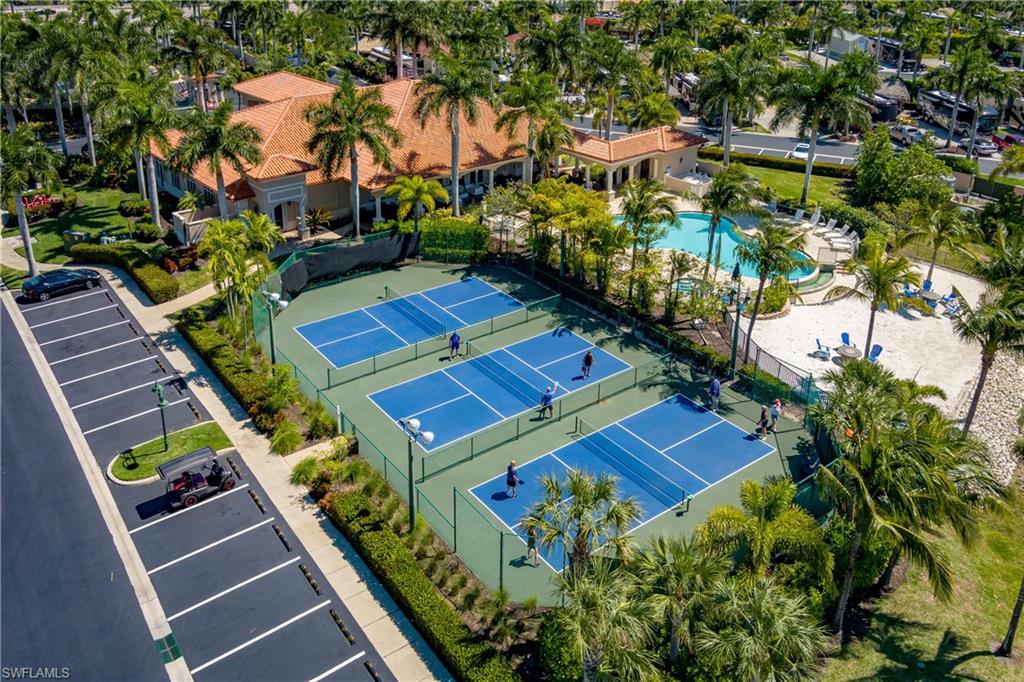 NAPLES MOTORCOACH RESORT - Land