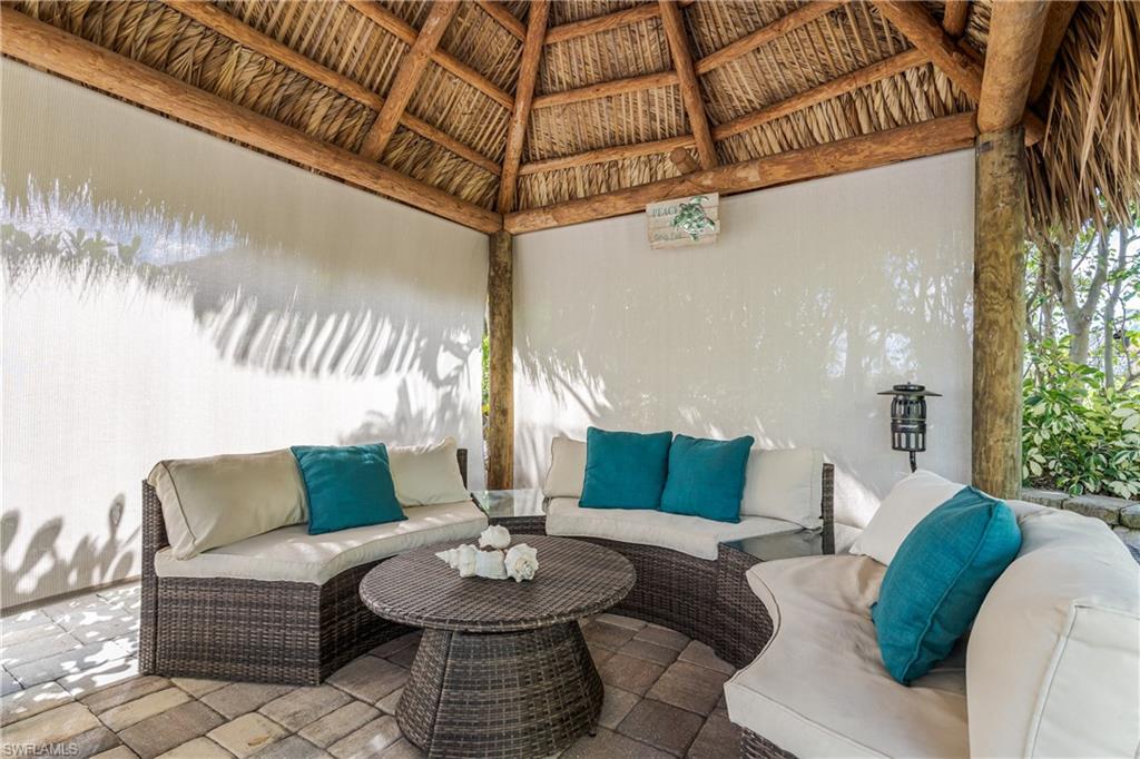 NAPLES MOTORCOACH RESORT - Land