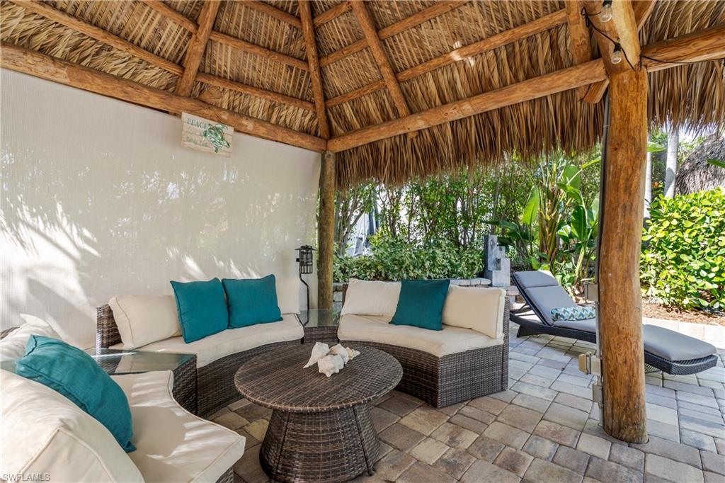 NAPLES MOTORCOACH RESORT - Land