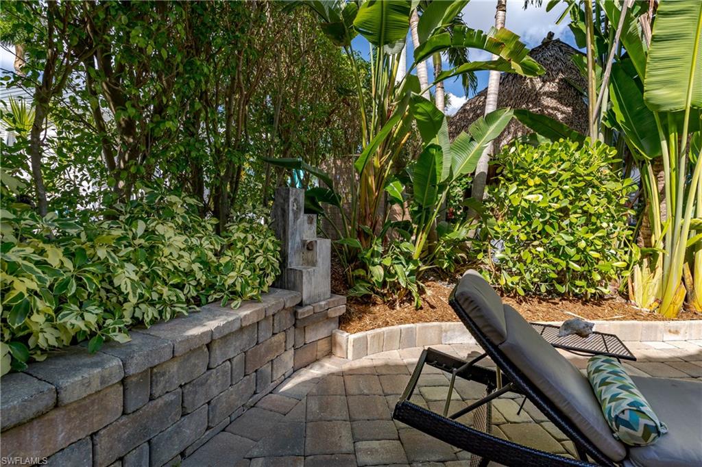 NAPLES MOTORCOACH RESORT - Land