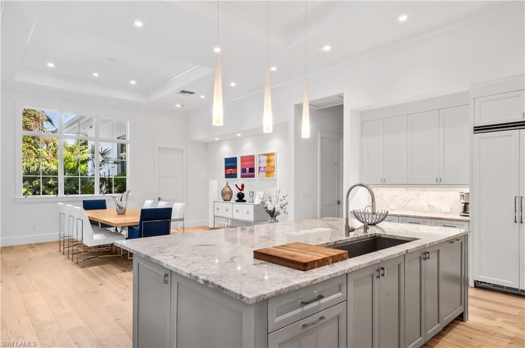 MOORINGS - Residential