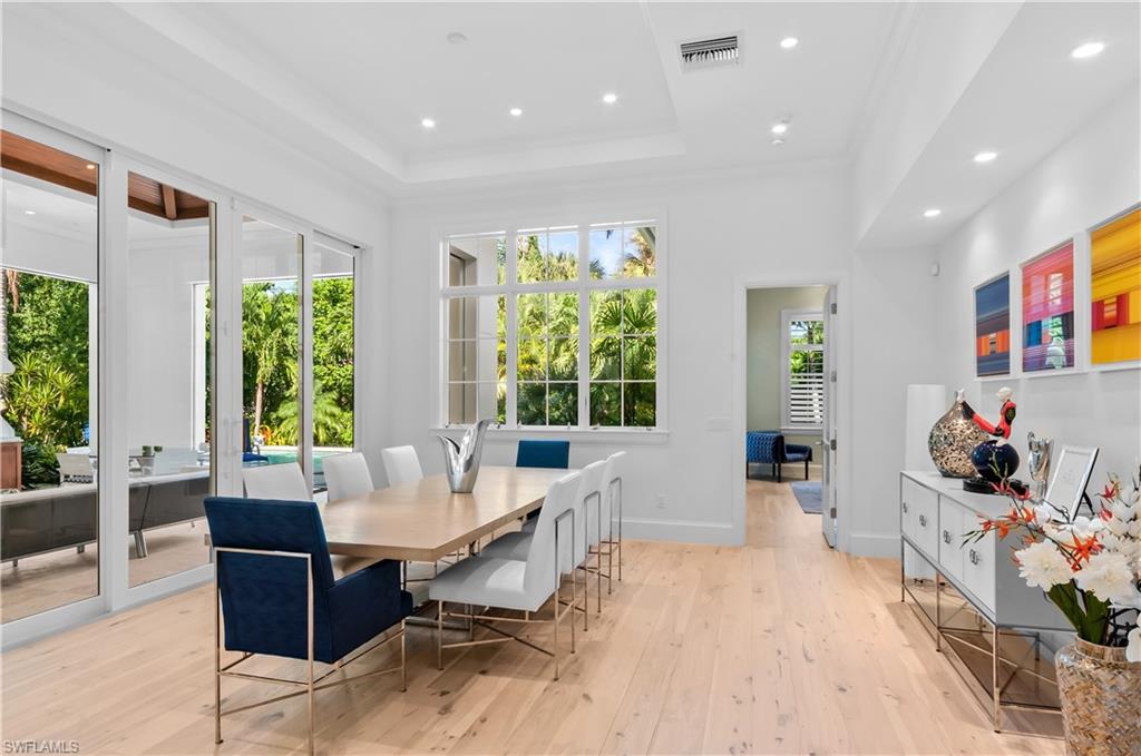 MOORINGS - Residential