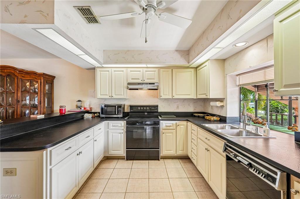 ROSE GARDEN VILLAS CONDO - Residential