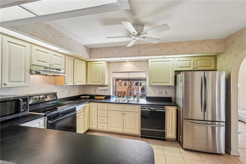 ROSE GARDEN VILLAS CONDO - Residential