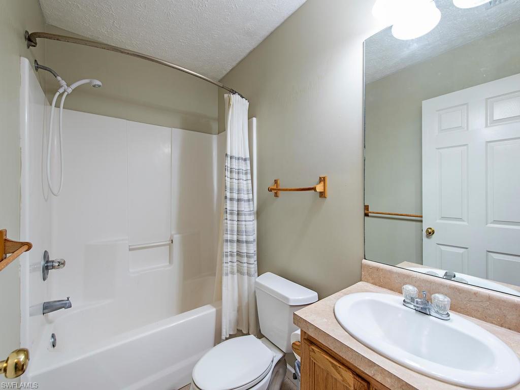 LEAWOOD LAKES - Residential