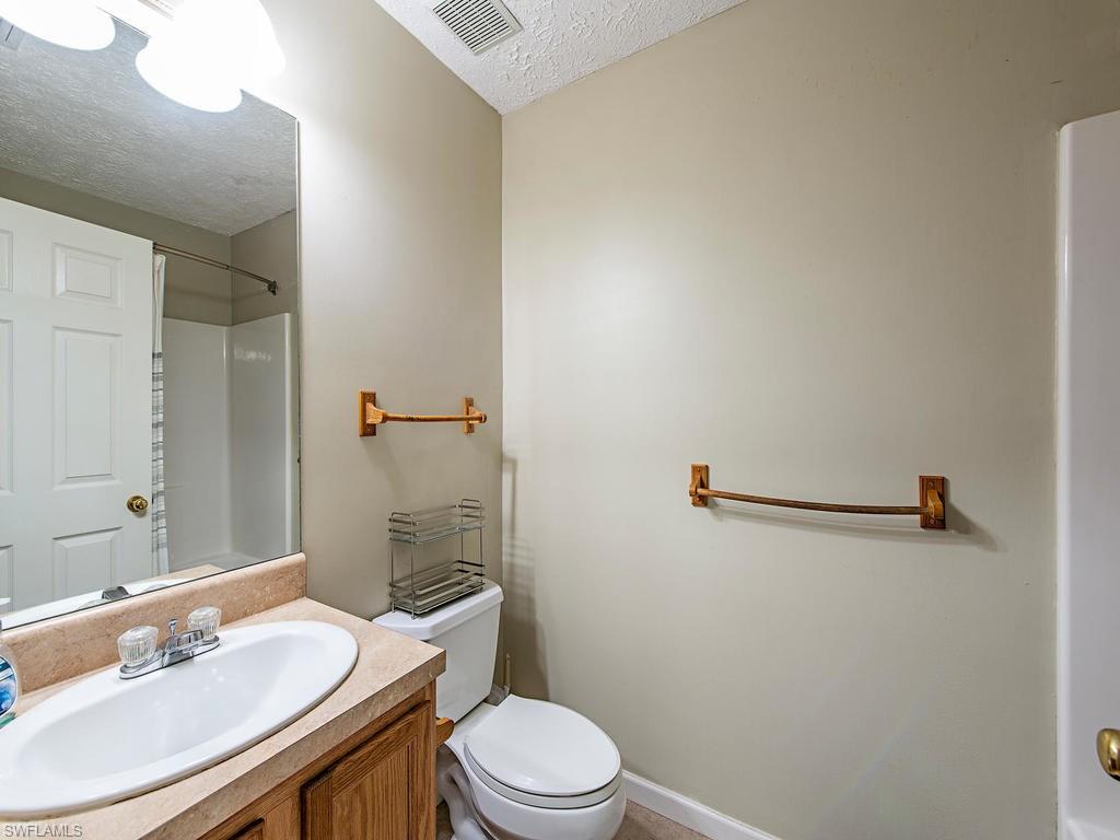 LEAWOOD LAKES - Residential