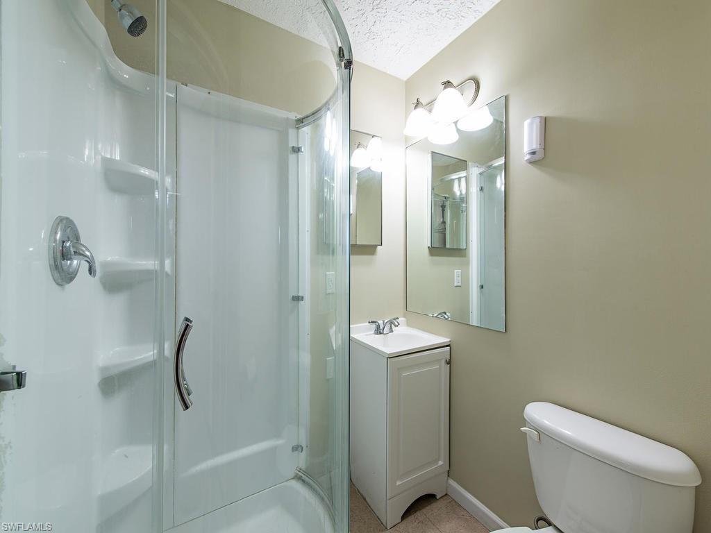 LEAWOOD LAKES - Residential