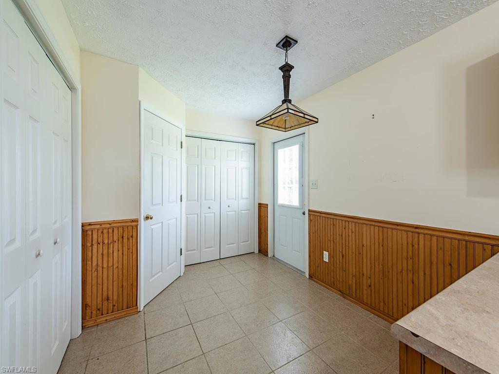 LEAWOOD LAKES - Residential