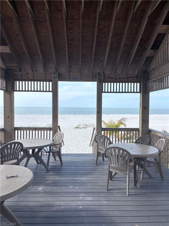 GULF ISLAND MANOR - Residential