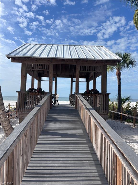 GULF ISLAND MANOR - Residential