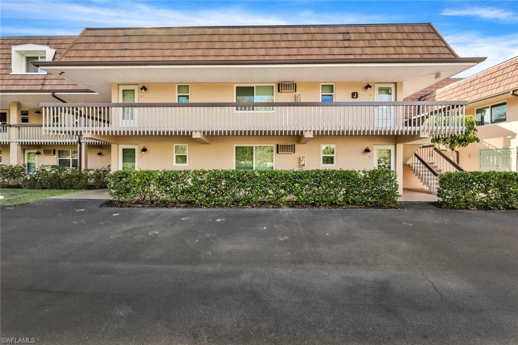 ISLAND MANOR APTS - Residential